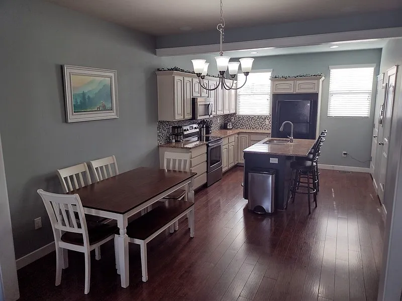 Kaysville Townhome — Photo 4