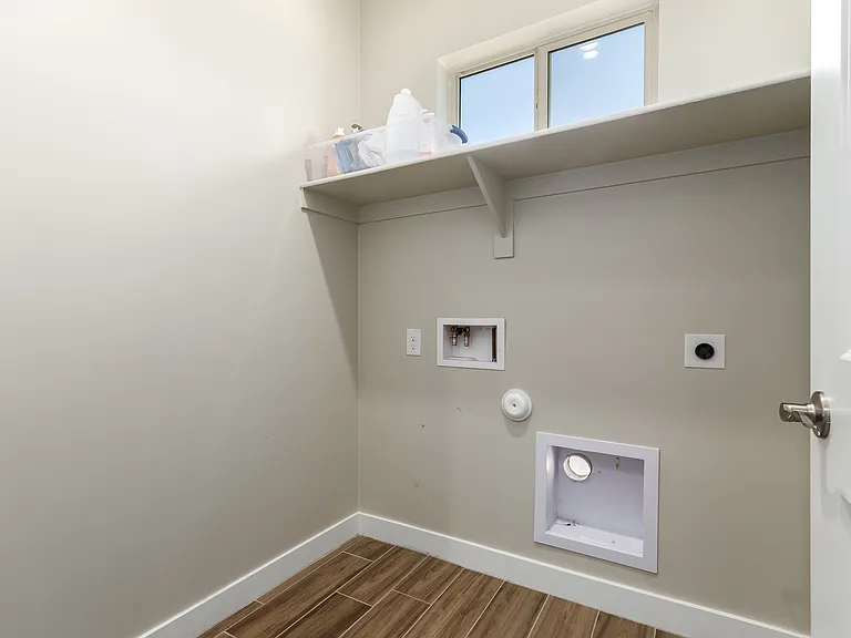 8944 W Century Dr — Photo 9