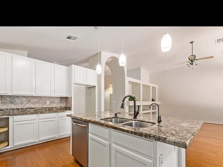 7432 W Aurora Dr — Photo 17