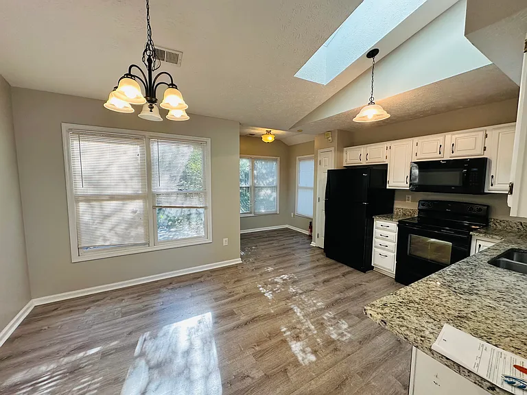 3736 Cottage Cir — Photo 5