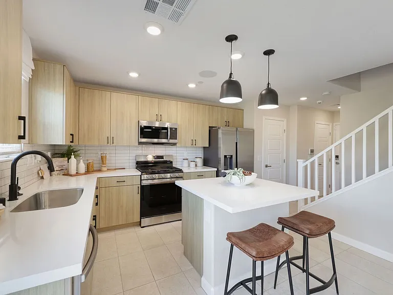 911 Cadence View Way — Photo 2