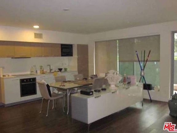 5th image of 901 S Flower St Unit 405