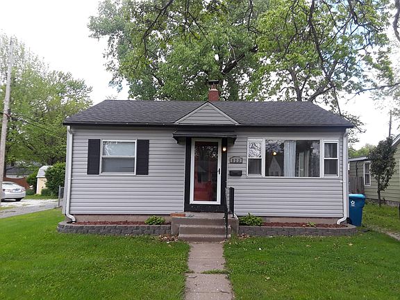 2nd image of 823 Whittier St