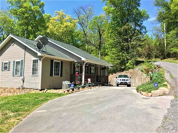 2nd image of 215 Emerald Dr