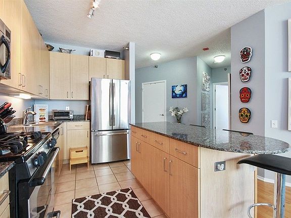 3rd image of 600 N Kingsbury St APT 707