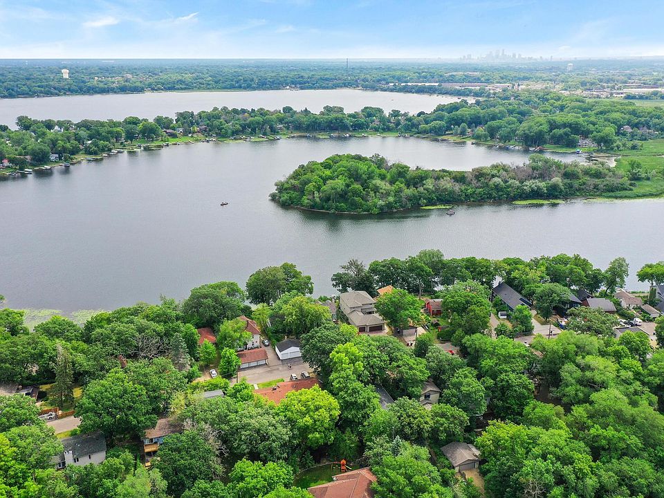 1701 W Medicine Lake Dr, Plymouth, MN 55441 MLS 6407942 Zillow