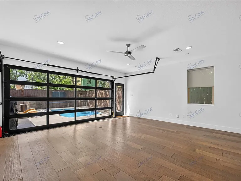 4413 Roseland Ave — Photo 6