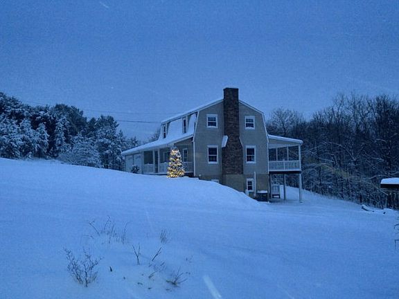 2nd image of 461 Woodlawn Ave