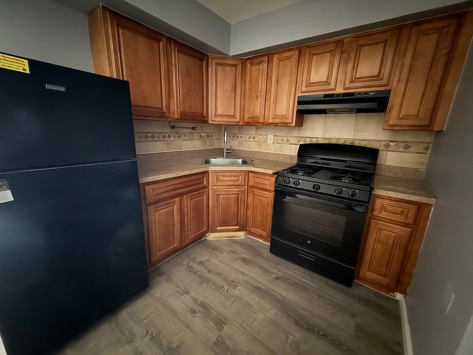1st image of 147 36th St #24W