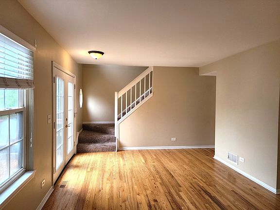 5th image of 746 Tiffany Ct Unit 746