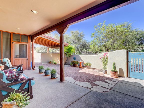 3rd image of 8515 N Valley Oak Dr