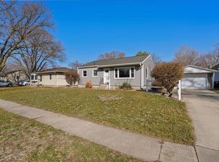 1316 Hawthorne Dr, Cedar Falls, IA 50613