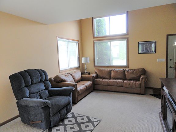 5th image of 80 Stacy Lynn Ln