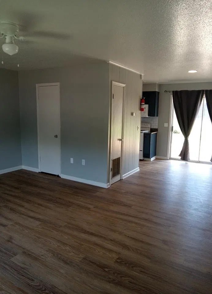280 Medical Dr — Photo 1