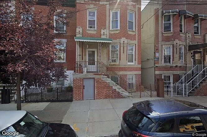 1st image of 1749 Melville St #2R