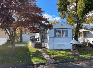 21 Grove St, East Windsor, CT 06088