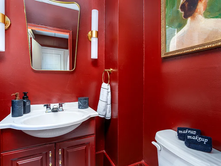 1504 W Friendly Ave #A — Photo 29