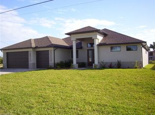 801 SW 8th Ct, Cape Coral, FL 33991
