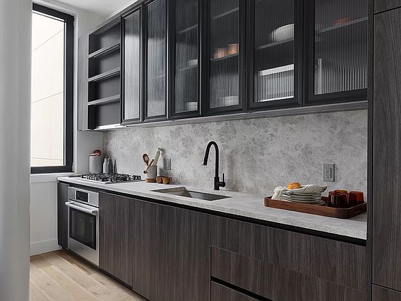 4th image of 10 Quincy St APT 3C