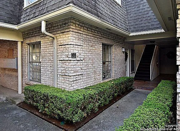 168 Barilla Pl #202-B — Photo 30