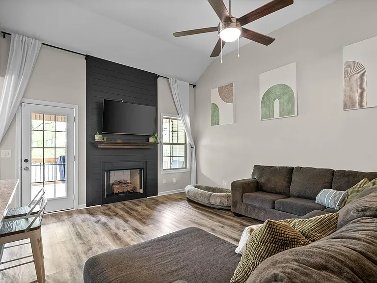 757 Tidwell Dr — Photo 17