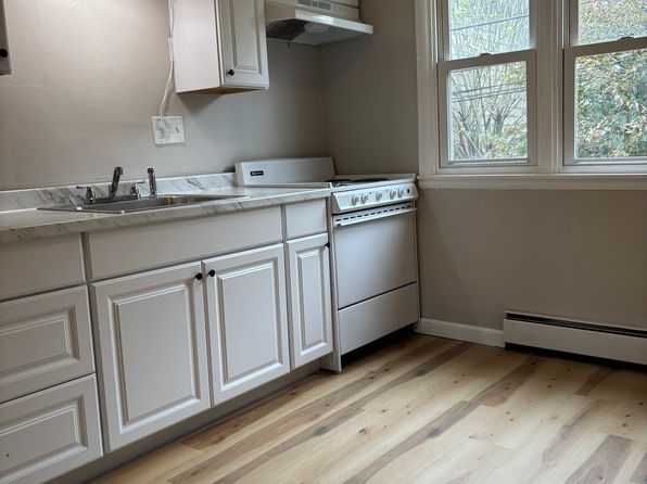 528 4th Ave APT 3