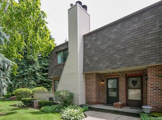 2850 W Mill Rd, Glendale, WI 53209