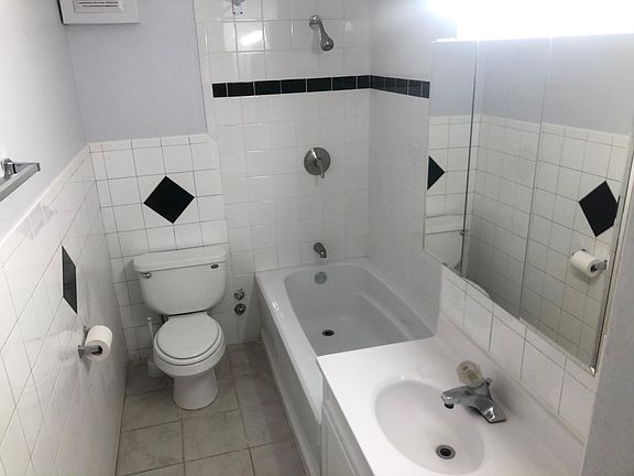 4th image of 6161 N Hoyne Ave APT 101