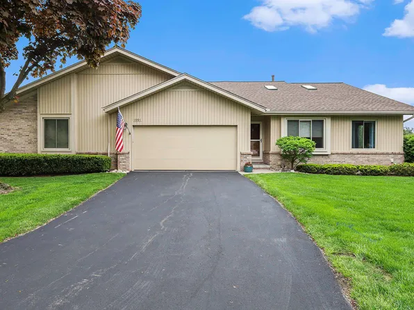 1991 Hunters Ln, Lake Orion, MI 48360