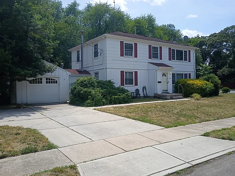 317 Frances Ave — Photo 1
