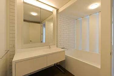 Rented by 212 Consulting Corp