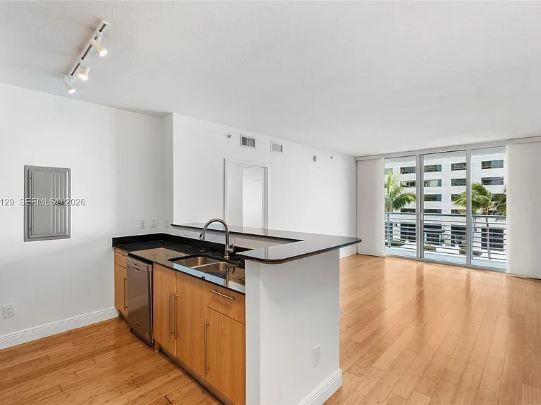 335 S Biscayne Blvd #908 — Photo 2