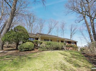 715 King Rd, Franklin Lakes, NJ 07417