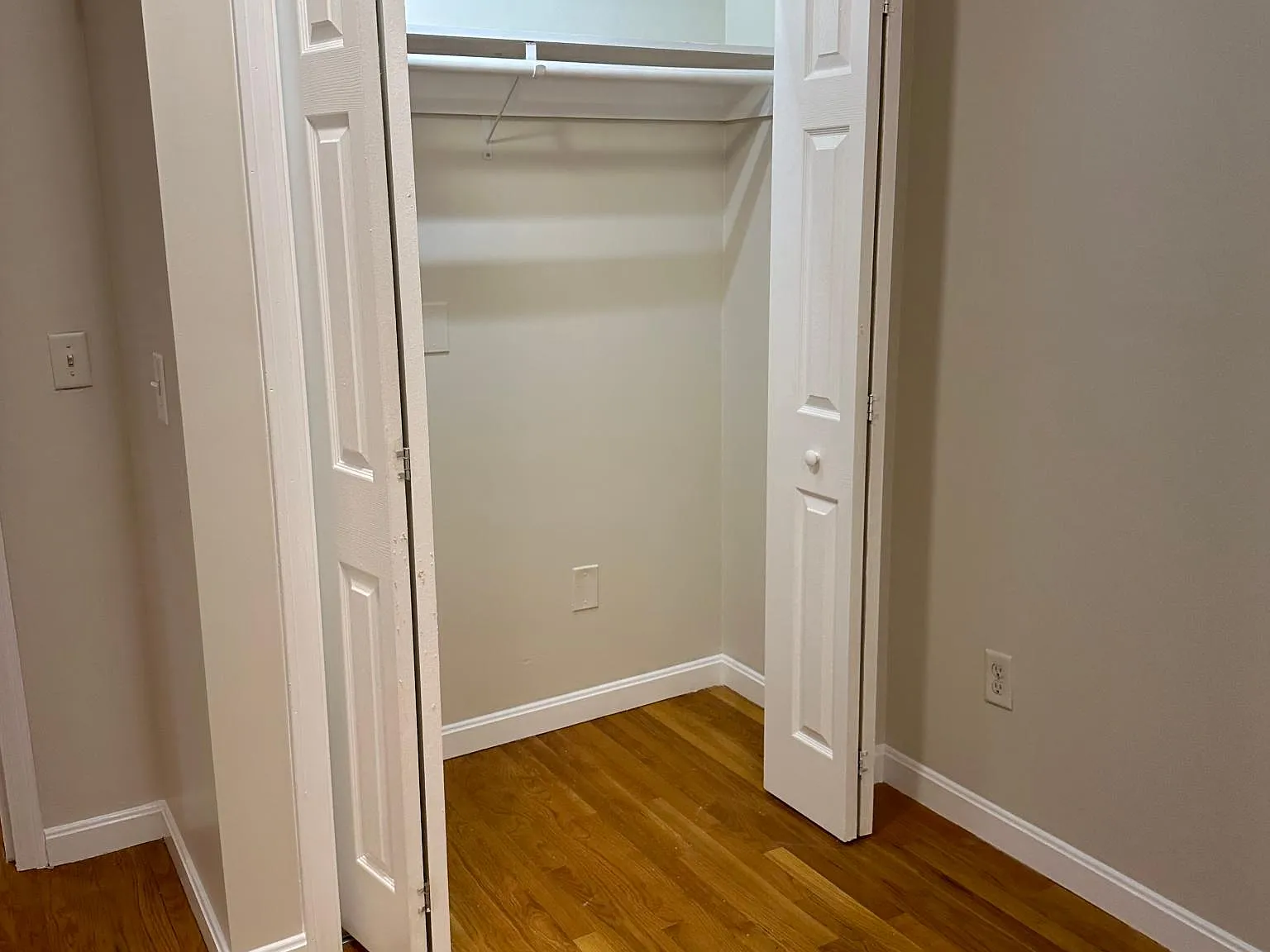 2 bed, 999 sqft, $2,350 — Photo 3
