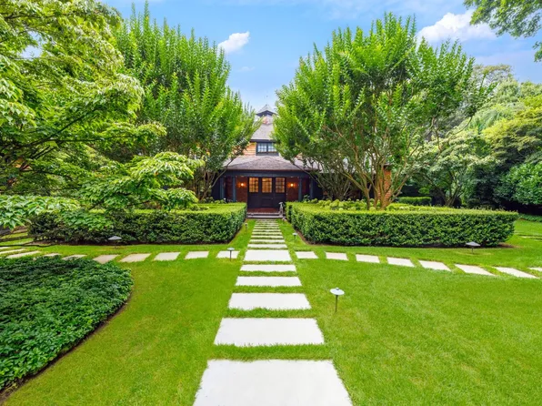 19 Georgica Rd, East Hampton, NY 11937