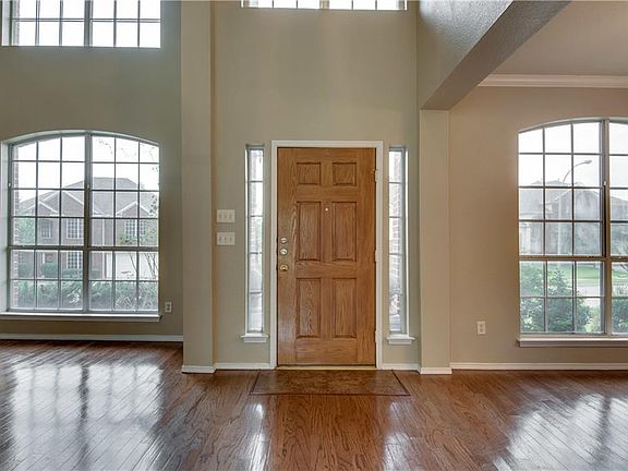 4th image of 5545 Thornberry Dr