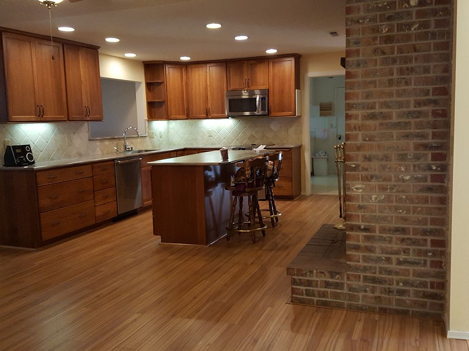 DeWils kitchen (top of the l
