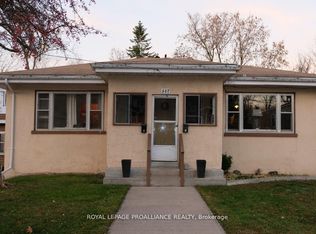 527 Front St, Quinte West, ON K8V4R4