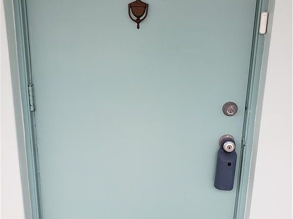 2nd image of 1211 Tropic Ter