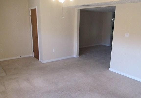 3rd image of 31 Chatelaine Cir SE
