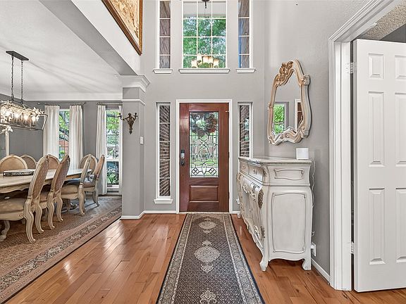 2nd image of 3219 Winding Lake Way