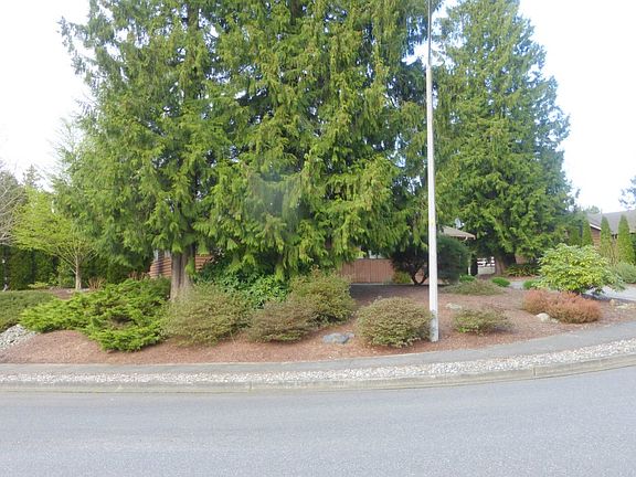 4th image of 2103 Woodridge Ave
