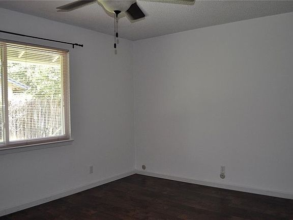 5th image of 10010 Barrington Cv