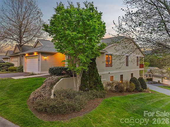 3rd image of 134 Augusta Cir