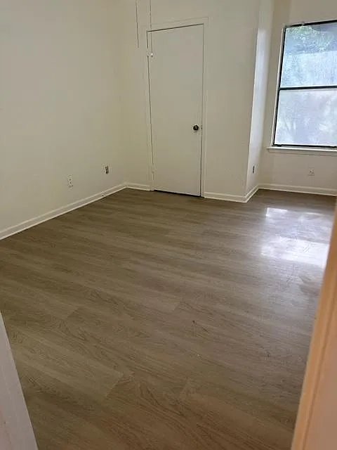 2 bed, 2.5 bath, 2356 sqft, $1,650 — Photo 2