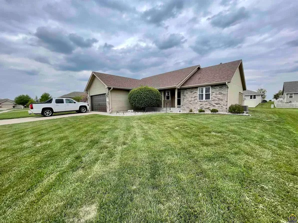 4520 SW Alexander Ct, Topeka, KS 66610