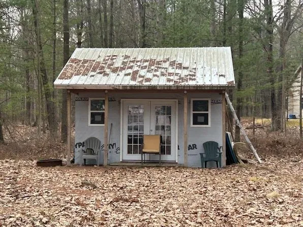 2789 W River Dr, Gladwin, MI 48624