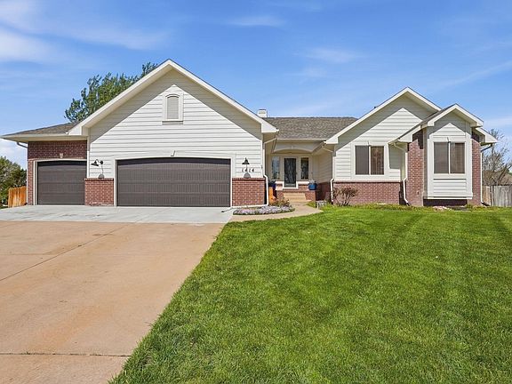 2nd image of 1414 W Clubhouse Ct