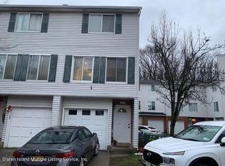 476 Ilyssa Way, Staten Island, NY 10312