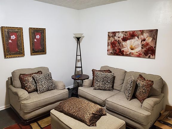 2nd image of 1105 S Reisner St #1107